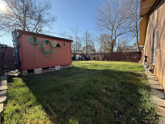 924 Boscobel St Apt 4, Nashville, TN 37206