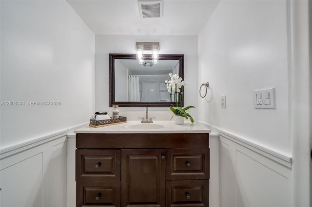 4770 NW 21st St 208, Lauderhill, FL 33313