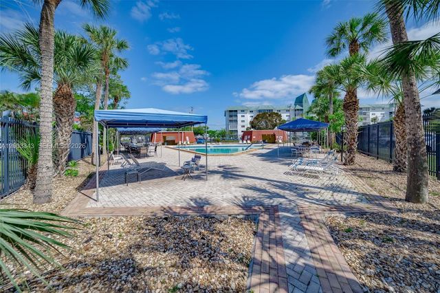 4770 NW 21st St 208, Lauderhill, FL 33313