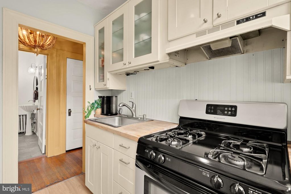 Image 13 of property listing at 159 W LANVALE ST #5, Baltimore, MD 21217