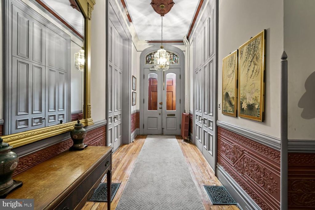 Image 4 of property listing at 159 W LANVALE ST #5, Baltimore, MD 21217