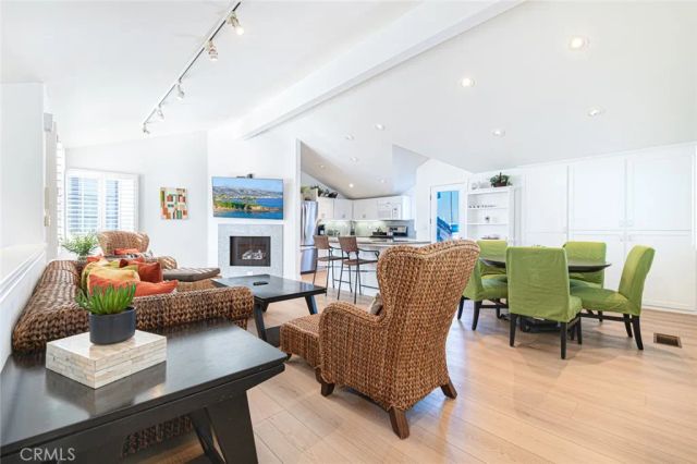 1720 W Oceanfront B, Newport Beach, CA 92663