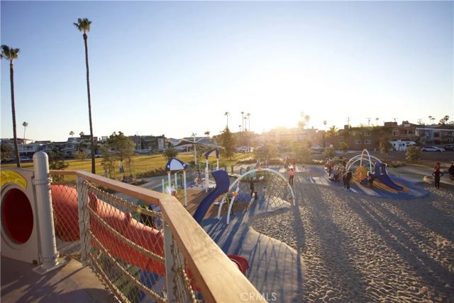 1720 W Oceanfront B, Newport Beach, CA 92663