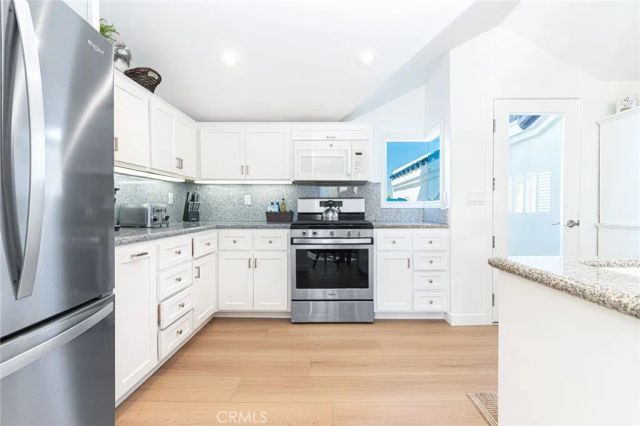 1720 W Oceanfront B, Newport Beach, CA 92663