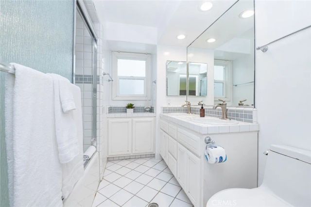 1720 W Oceanfront B, Newport Beach, CA 92663