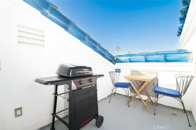 1720 W Oceanfront B, Newport Beach, CA 92663