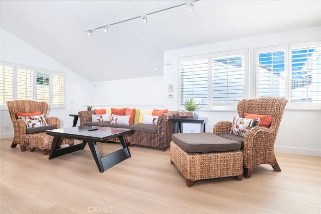 1720 W Oceanfront B, Newport Beach, CA 92663