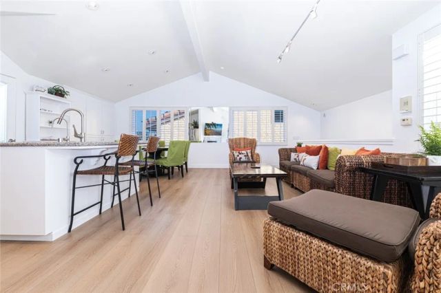 1720 W Oceanfront B, Newport Beach, CA 92663