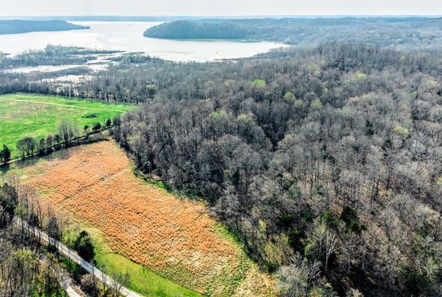 0 Douglas Bluff Ln, Stewart, TN 37175