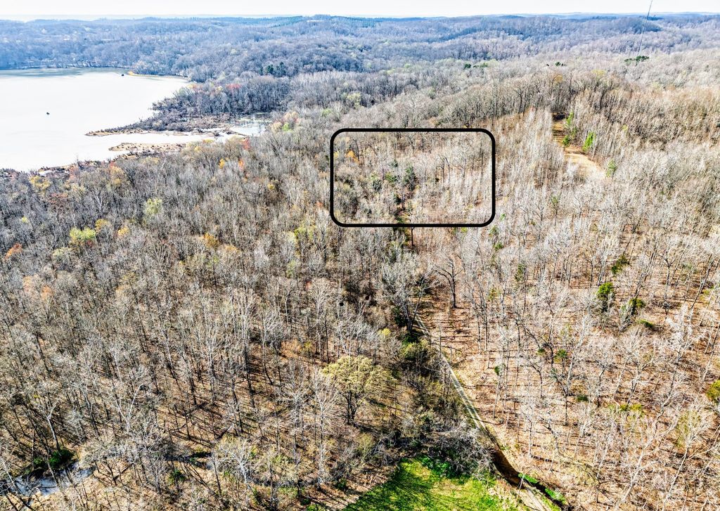0 Douglas Bluff Ln, Stewart, TN 37175