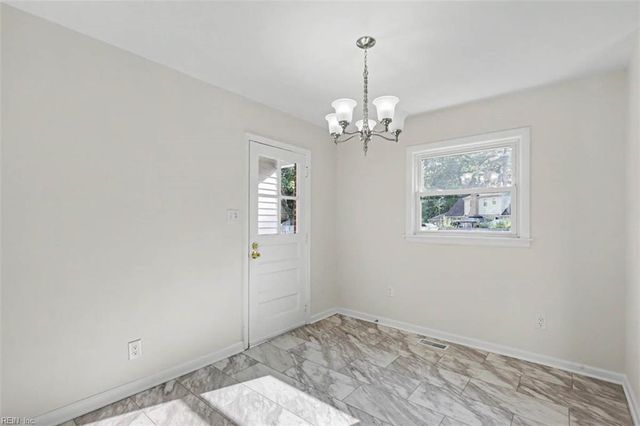 129 Lynnhaven DR, Hampton, VA 23666
