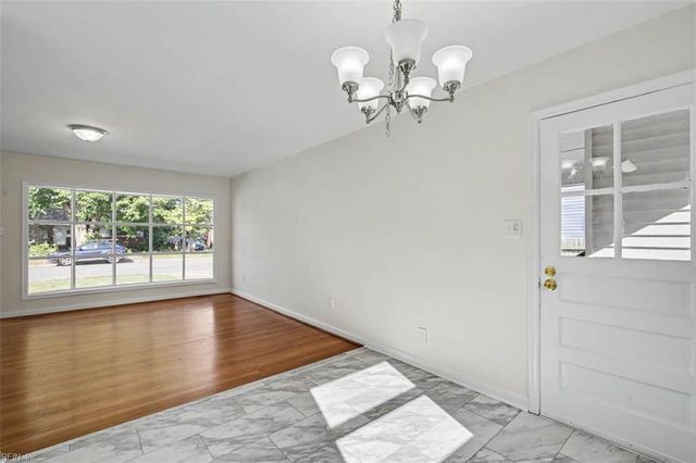 129 Lynnhaven DR, Hampton, VA 23666