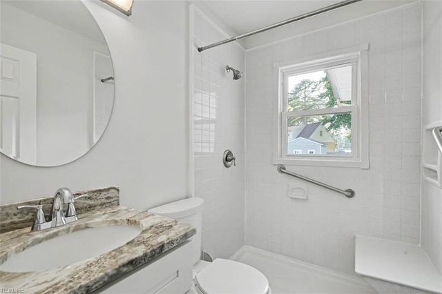 129 Lynnhaven DR, Hampton, VA 23666