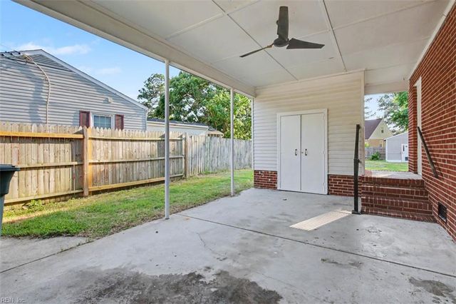 129 Lynnhaven DR, Hampton, VA 23666