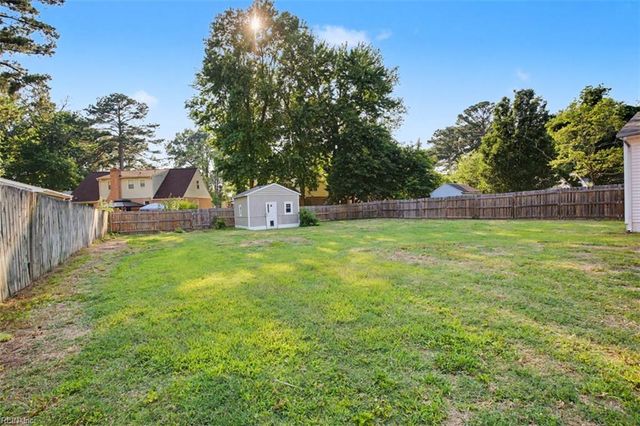 129 Lynnhaven DR, Hampton, VA 23666