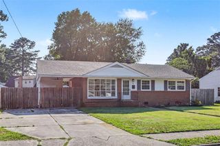 129 Lynnhaven DR, Hampton, VA 23666