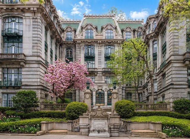 1514 Beacon 36, Brookline, MA 02446