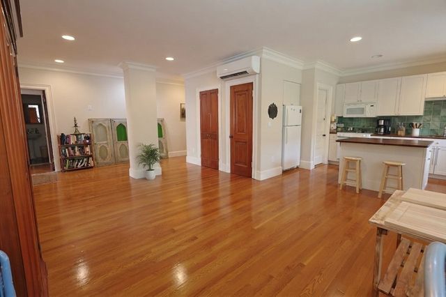 1514 Beacon 36, Brookline, MA 02446