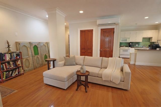 1514 Beacon 36, Brookline, MA 02446