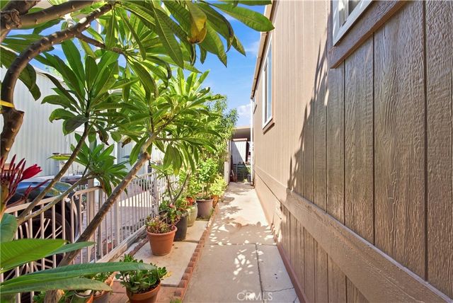1241 N East St 96, Anaheim, CA 92805