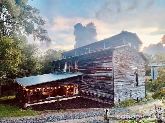 9 & 1 Old Mill Lane, Weaverville, NC 28787