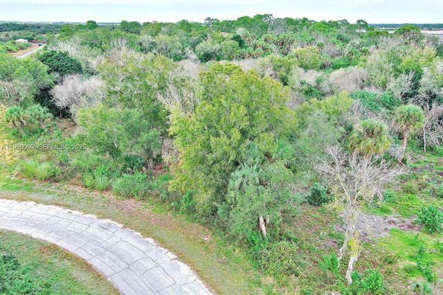 173 CAROUSEL AVE, La Belle, FL 33935