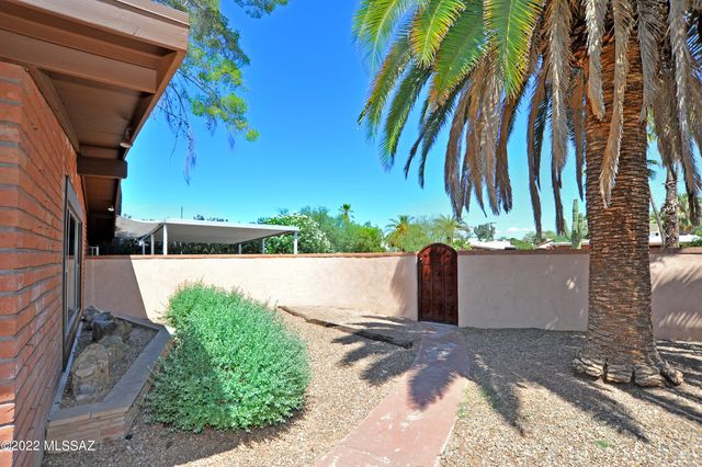 5842 E 4th Street, Tucson, AZ 85711