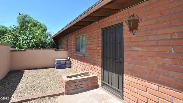 5842 E 4th Street, Tucson, AZ 85711