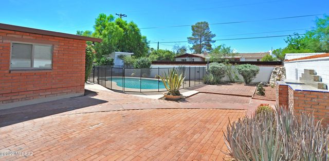 5842 E 4th Street, Tucson, AZ 85711