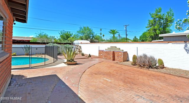 5842 E 4th Street, Tucson, AZ 85711