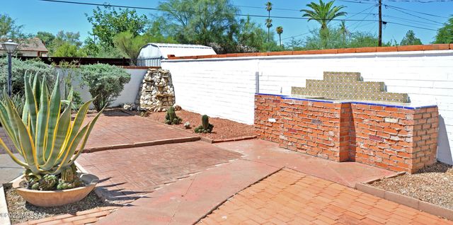 5842 E 4th Street, Tucson, AZ 85711