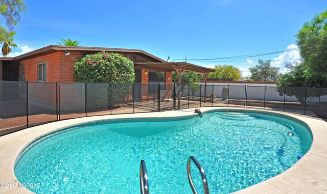 5842 E 4th Street, Tucson, AZ 85711