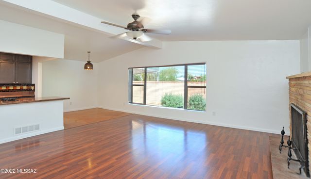 5842 E 4th Street, Tucson, AZ 85711