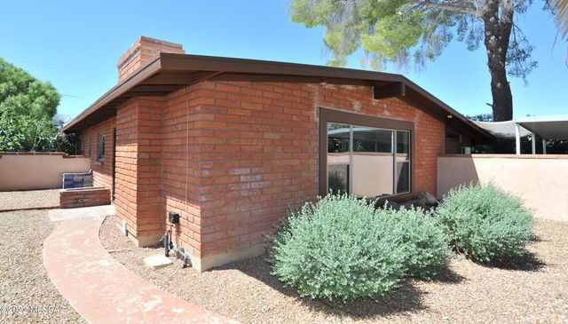 5842 E 4th Street, Tucson, AZ 85711