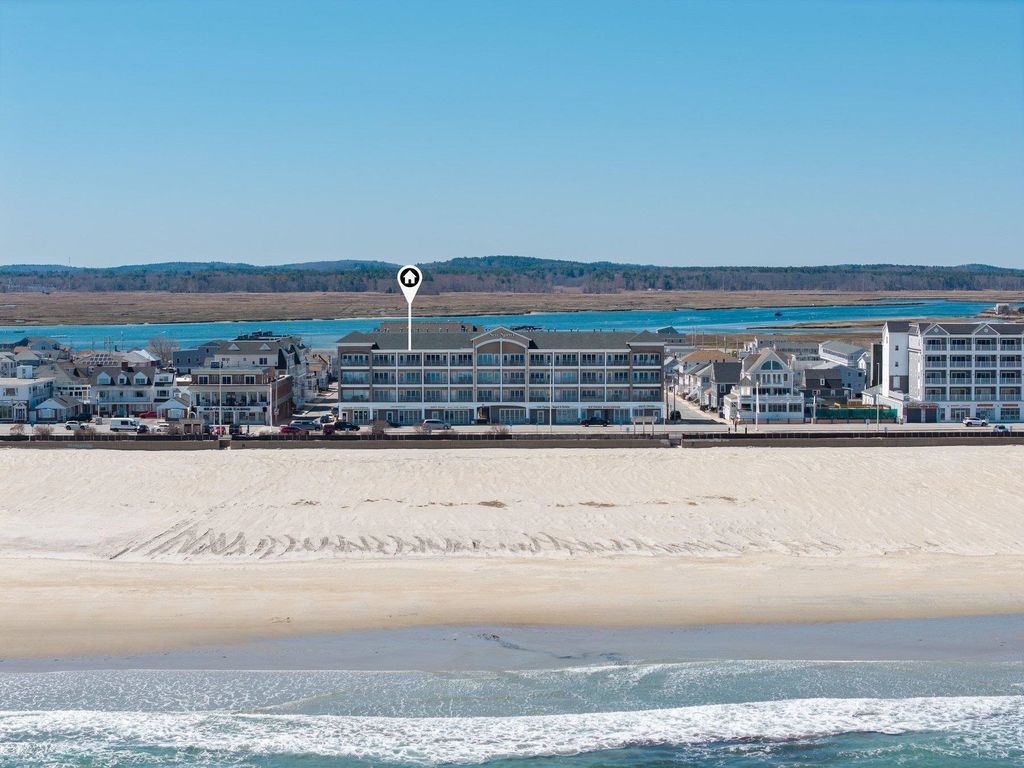 Image 1 of property listing at 83 Ocean Blvd Apt 404, Hampton, NH 03842
