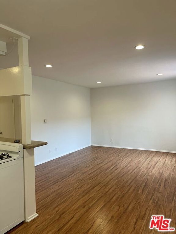 1620 Brockton Avenue 15, Los Angeles, CA 90025