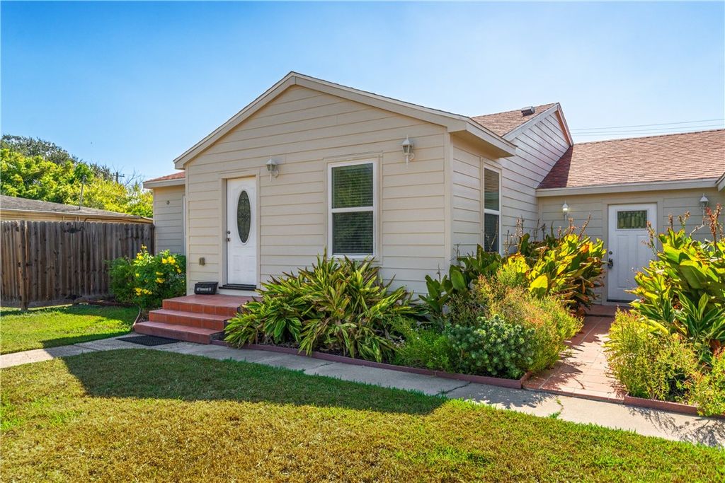 437 Homecrest St, Corpus Christi, TX 78412 — exterior