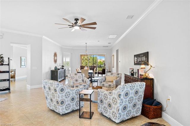 9205 Museo CIR 201, Naples, FL 34114