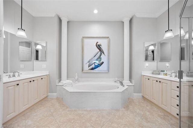 9205 Museo CIR 201, Naples, FL 34114