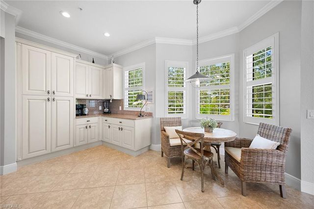 9205 Museo CIR 201, Naples, FL 34114