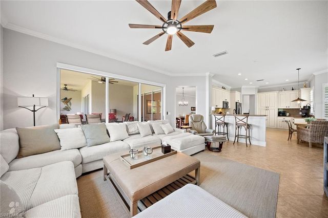 9205 Museo CIR 201, Naples, FL 34114