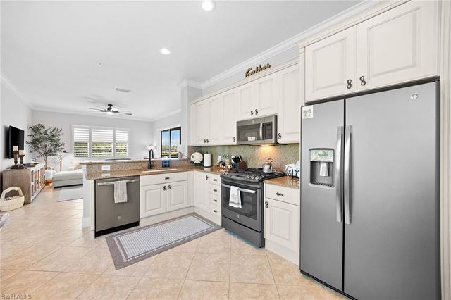 9205 Museo CIR 201, Naples, FL 34114