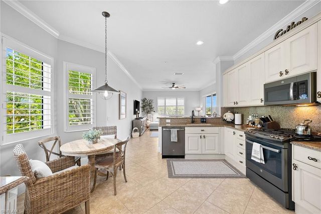 9205 Museo CIR 201, Naples, FL 34114