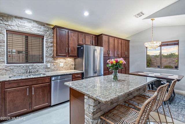 7169 W Oracle Ridge Trail, Tucson, AZ 85743