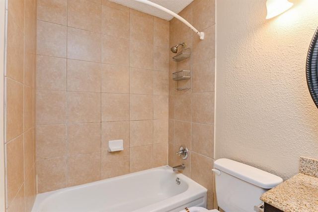 4011 Issacks Way, Sugar Land, TX 77479