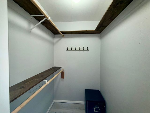 901 Gregory Avenue, Bedford, TX 76022