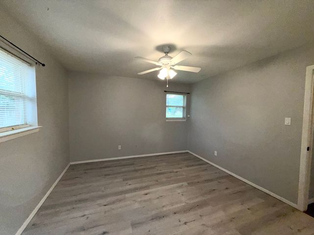 901 Gregory Avenue, Bedford, TX 76022