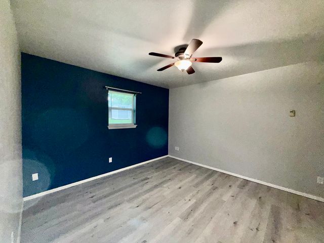 901 Gregory Avenue, Bedford, TX 76022