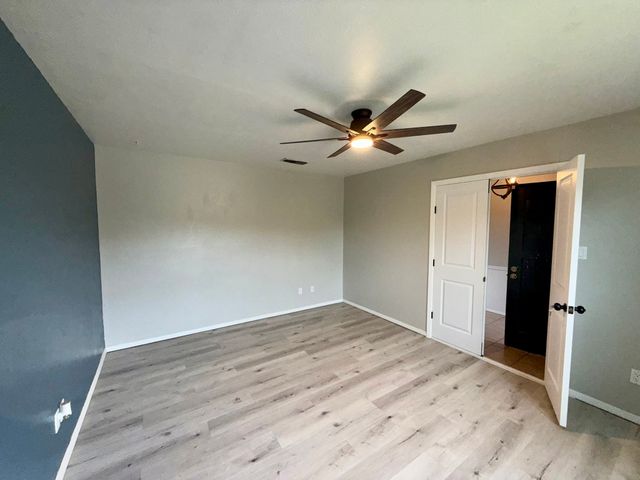 901 Gregory Avenue, Bedford, TX 76022