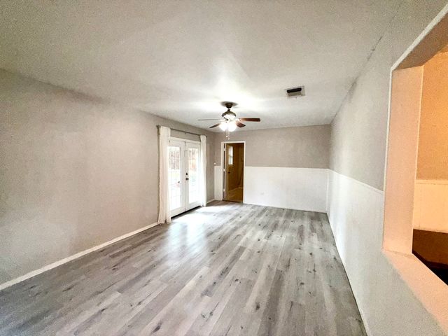 901 Gregory Avenue, Bedford, TX 76022